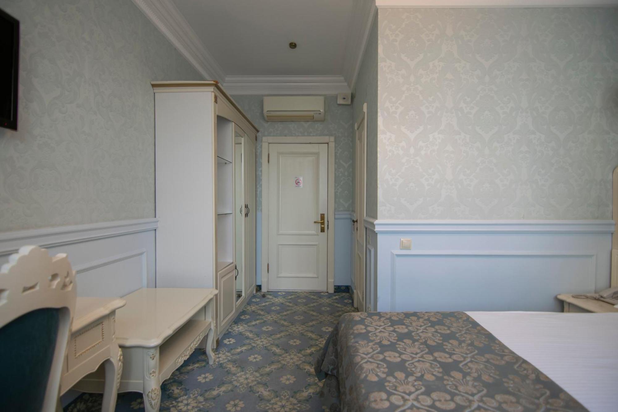 Royal Olympic Hotel Kiev Buitenkant foto