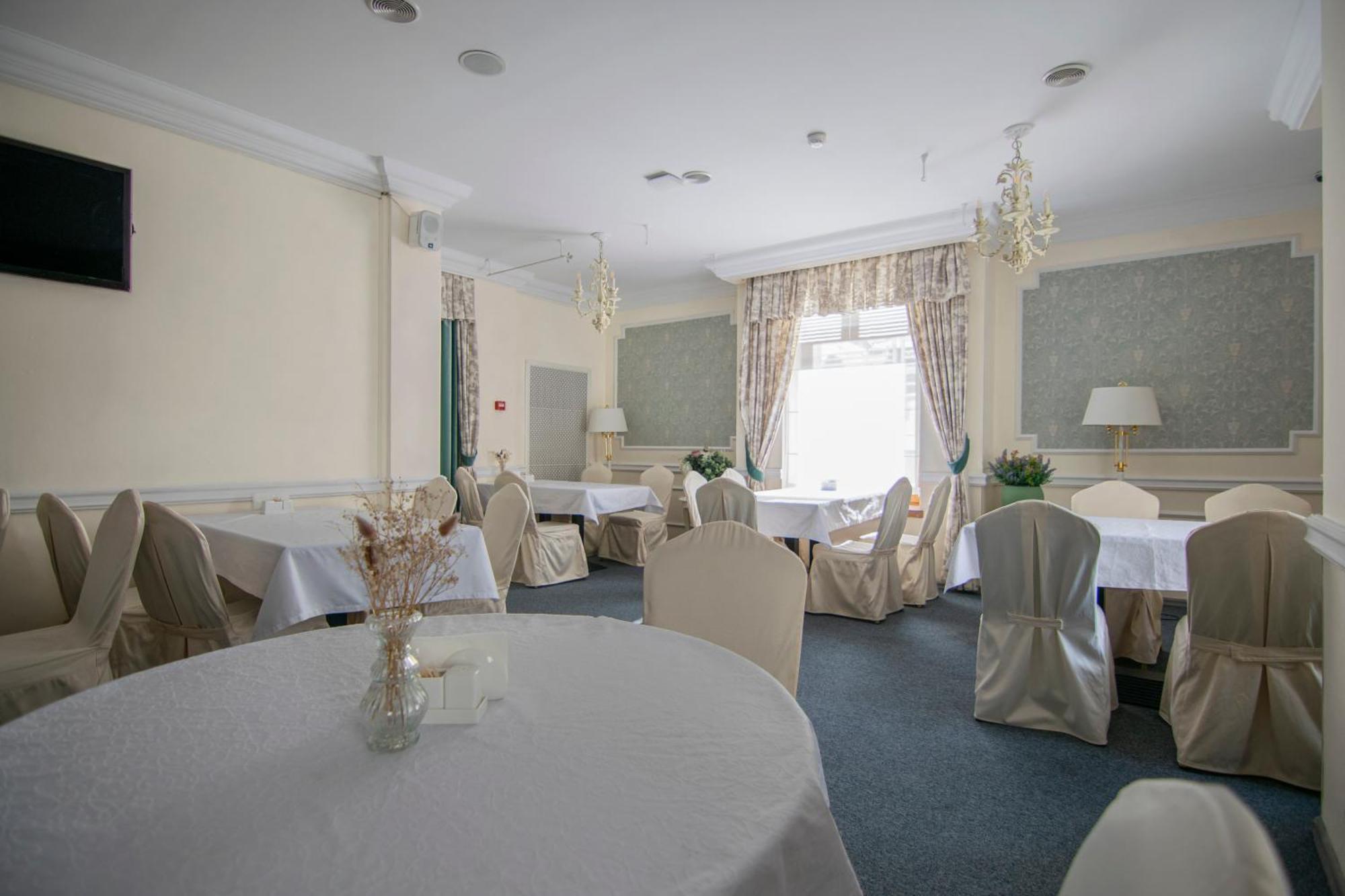 Royal Olympic Hotel Kiev Buitenkant foto