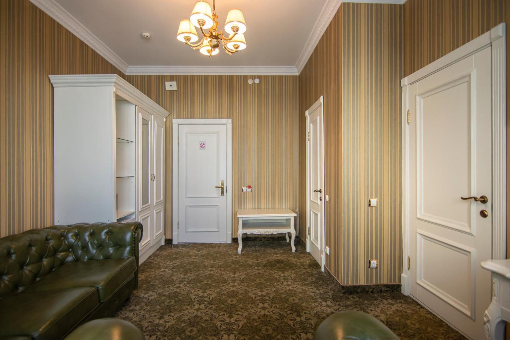 Royal Olympic Hotel Kiev Buitenkant foto