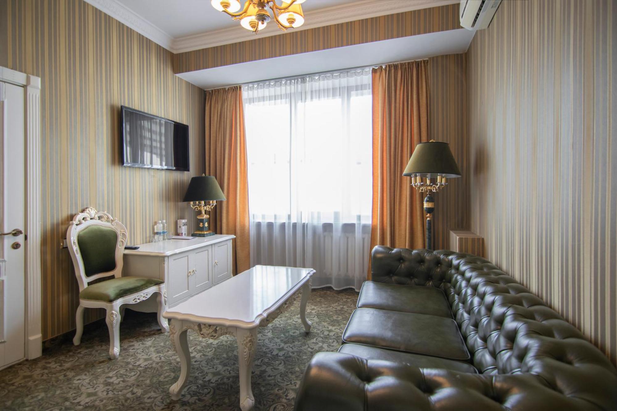 Royal Olympic Hotel Kiev Buitenkant foto
